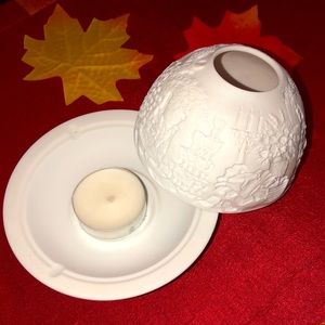 Porcelain tea candle set